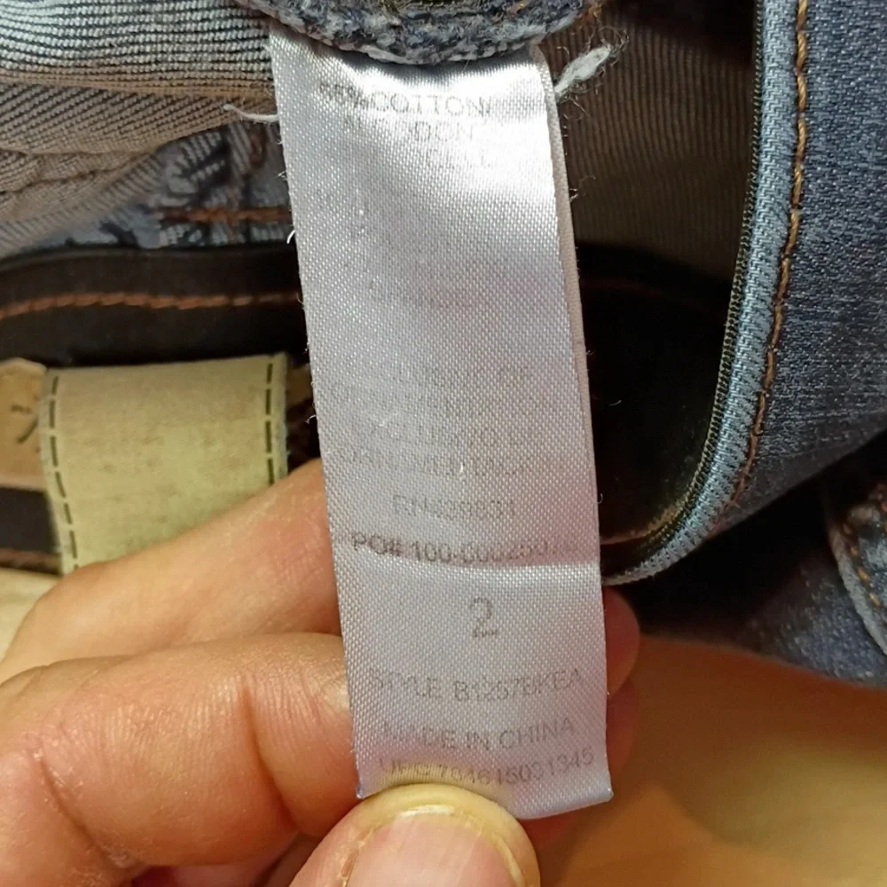 Democracy Women's Dark Wash Bootcut Jeans Size 2 - Picture 6 of 11
